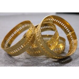 Vintage Napkin Holders Gold Tone Elegant Narrow Band Delicate Filigree Metal VTG